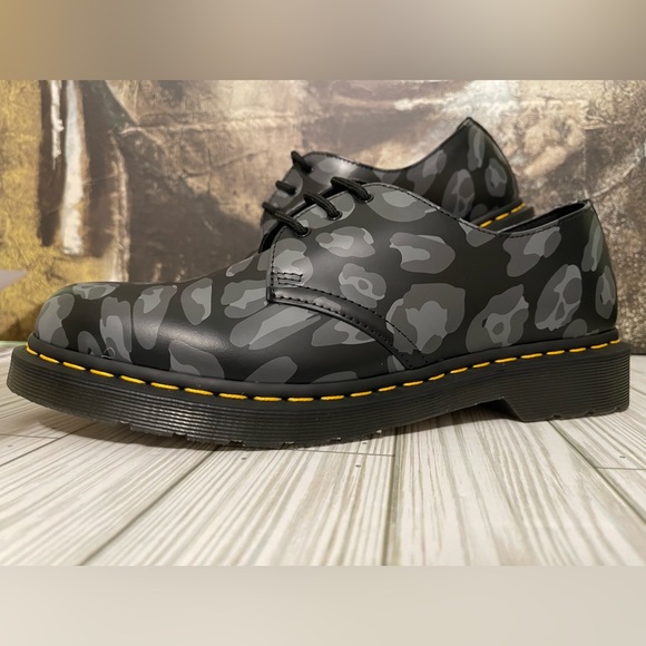 Brand New: Doc Martens Skull Leopard Print Oxfords Black Mens Sz 11 - Picture 4 of 9